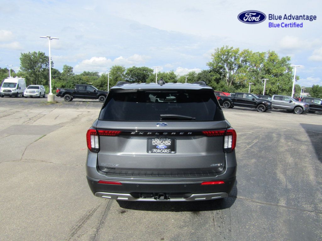 Certified 2025 Ford Explorer Active w/ Active Comfort Package AWD/4WD image 7