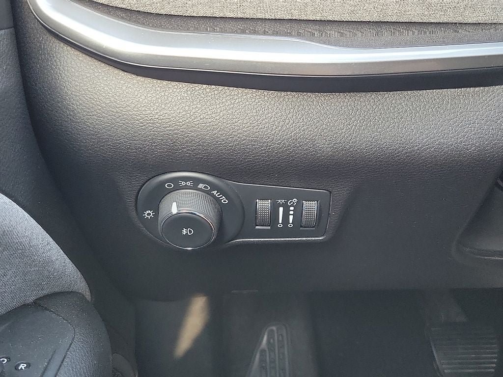 Used 2024 Jeep Compass Latitude AWD/4WD image 14