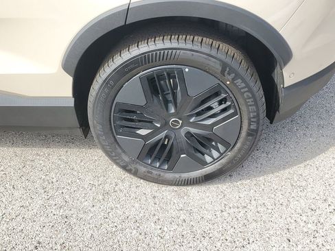 New 2026 Volvo EX30 Cross Country Ultra image 3