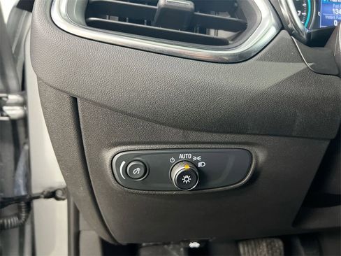 Used 2024 Chevrolet Equinox LS w/ LS Convenience Package image 18