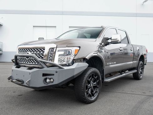 Used 2018 Nissan Titan Platinum Reserve w/ Platinum Utility Package AWD/4WD image 2