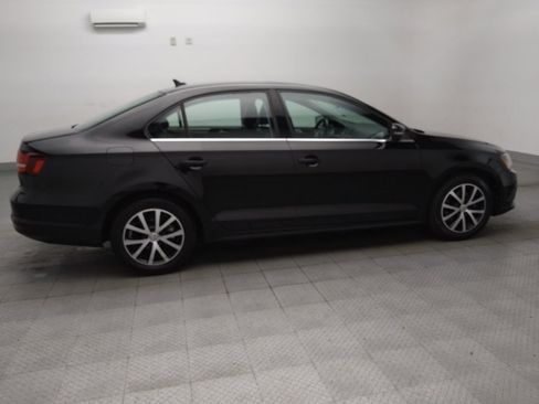 Used 2017 Volkswagen Jetta SE FWD image 10