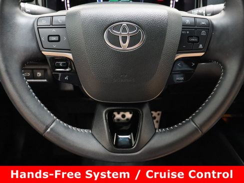 Used 2025 Toyota Camry SE image 24