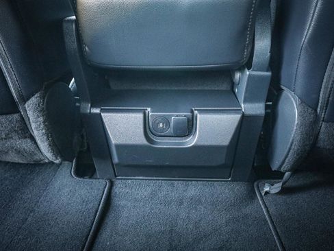 Used 2025 Ford F350 Lariat image 32