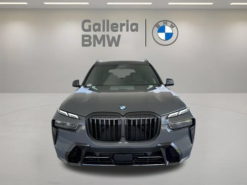Used 2026 BMW X7 xDrive40i w/ M Sport Package AWD/4WD image 3