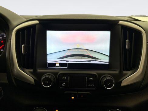 Used 2022 GMC Terrain SLT w/ Infotainment Package II AWD/4WD image 16