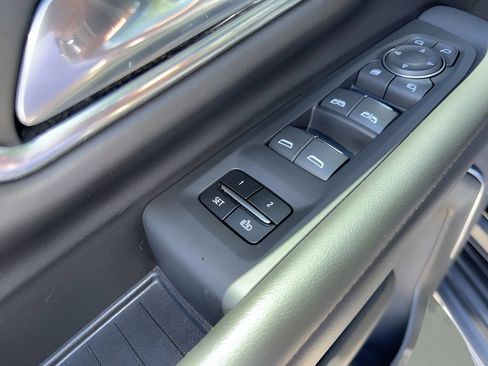 Used 2024 Chevrolet Suburban High Country w/ Advanced Technology Package AWD/4WD image 23