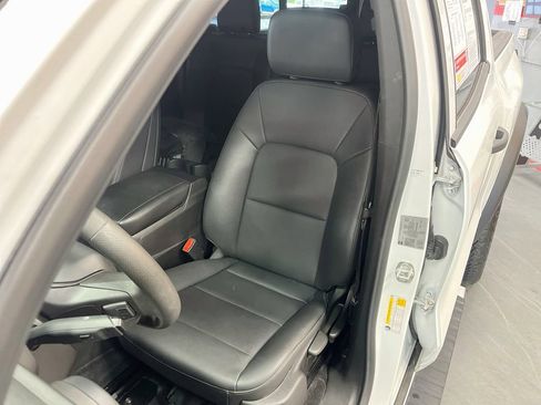 Used 2024 Chevrolet Colorado Trail Boss w/ Advanced Trailering Package AWD/4WD image 17