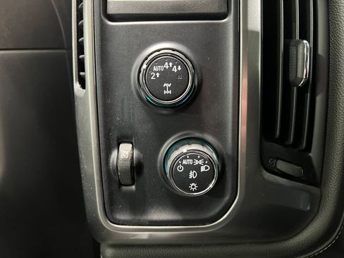 Used 2018 Chevrolet Silverado 1500 LTZ image 13