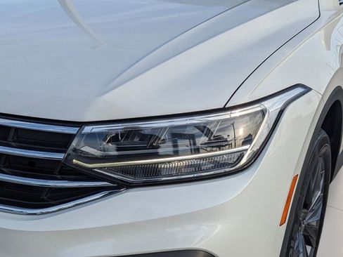 Certified 2023 Volkswagen Tiguan SE w/ Panoramic Sunroof Package image 8