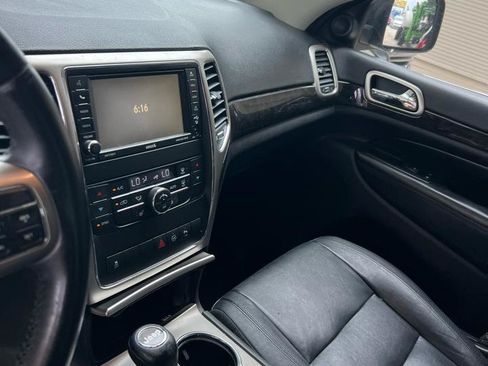 Used 2012 Jeep Grand Cherokee Laredo RWD image 12