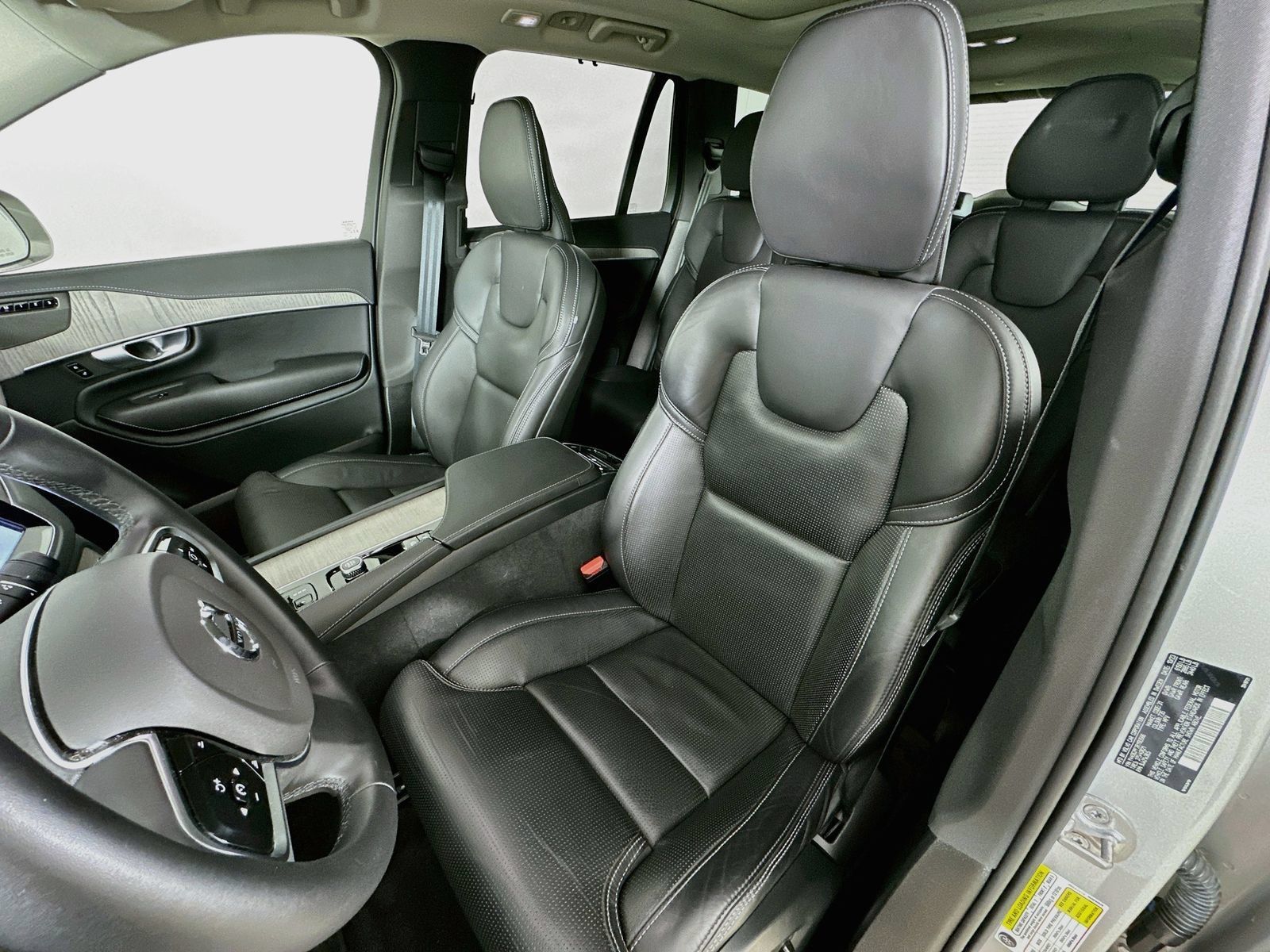 Used 2024 Volvo XC90 B6 Ultimate w/ Protection Package Premier AWD/4WD image 35