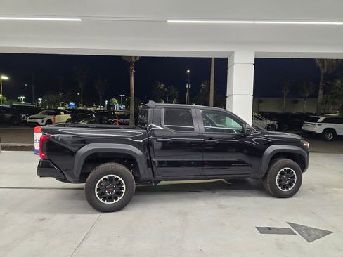 Used 2024 Toyota Tacoma TRD Off-Road AWD/4WD image 8