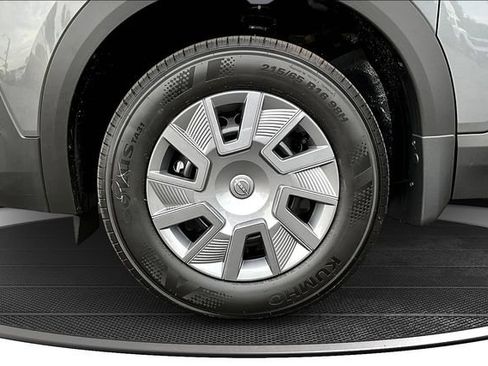 New 2026 Nissan Kicks S FWD image 11