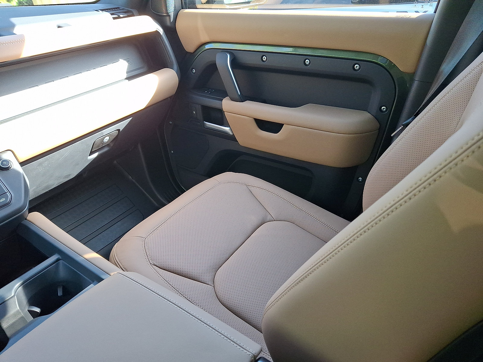 New 2026 Land Rover Defender 110 S AWD/4WD image 4