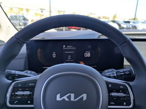 New 2026 Kia Carnival FWD image 31