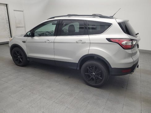 Used 2017 Ford Escape SE w/ Equipment Group 201A AWD/4WD image 3