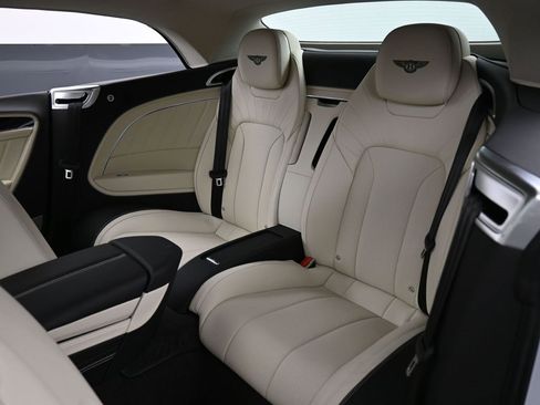 Used 2024 Bentley Continental GT image 29