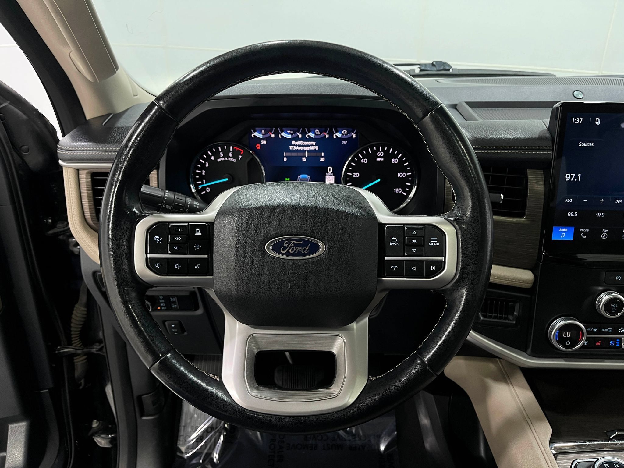 Used 2024 Ford Expedition Limited AWD/4WD image 22