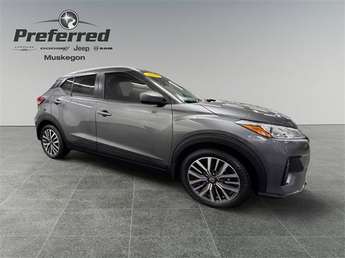 Used 2021 Nissan Kicks SV image 8