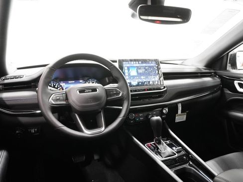 New 2026 Jeep Compass Latitude AWD/4WD image 13