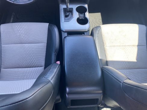 Used 2013 Toyota Camry SE FWD image 17