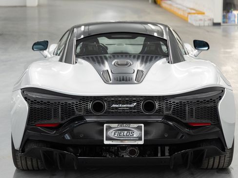 Used 2023 McLaren Artura image 8