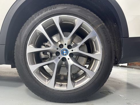 Certified 2024 BMW X5 xDrive50e w/ Premium Package AWD/4WD image 10