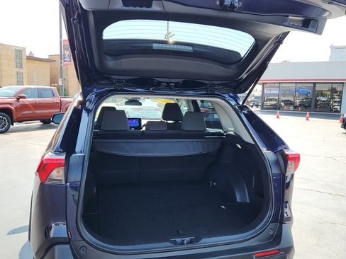 Used 2025 Toyota RAV4 XLE AWD/4WD image 26