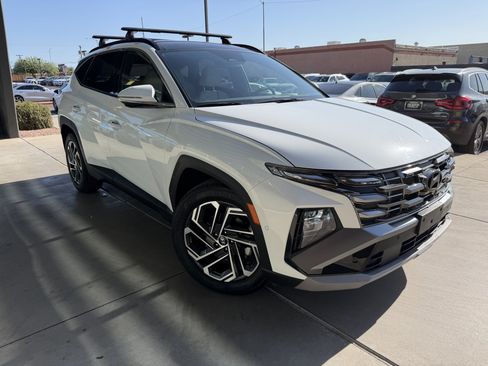 Used 2025 Hyundai Tucson Limited FWD image 6
