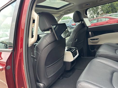 Used 2024 Kia Carnival SX Prestige FWD image 20