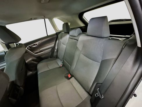 Used 2025 Toyota RAV4 XLE image 30