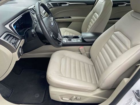 Used 2020 Ford Fusion SEL image 17