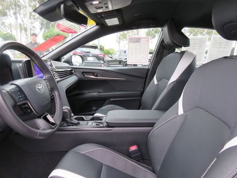 Certified 2025 Toyota Camry SE w/ Convenience Package image 15