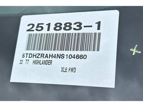 Used 2022 Toyota Highlander XLE image 59