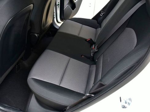 Certified 2025 Kia Soul LX w/ LX Technology Package FWD image 13