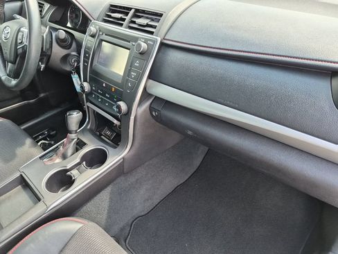Used 2017 Toyota Camry SE FWD image 15
