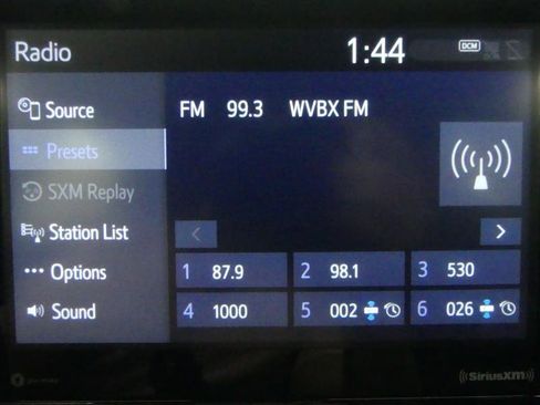 Used 2022 Toyota Corolla SE FWD image 10