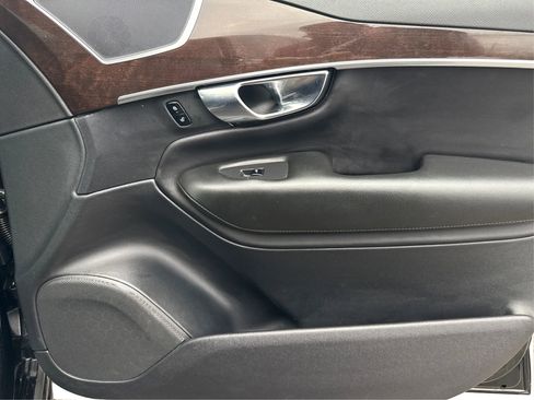 Used 2019 Volvo XC90 T5 Momentum w/ Protection Package image 23