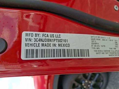 Certified 2023 Jeep Compass Latitude w/ Sun and Sound Group AWD/4WD image 27