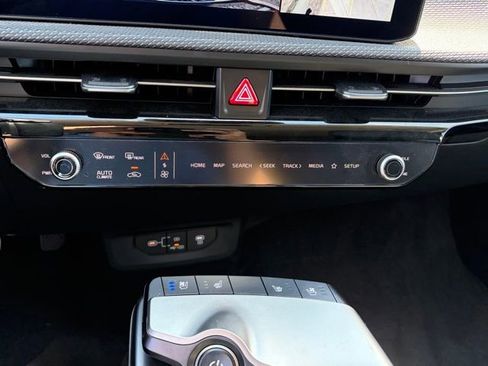 Used 2025 Kia EV6 Wind image 27