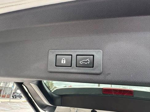 Used 2023 Subaru Ascent Limited image 9