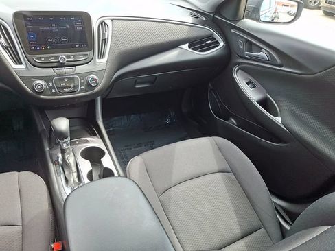 Used 2023 Chevrolet Malibu LS FWD image 16