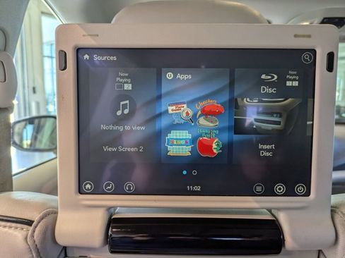 Used 2017 Chrysler Pacifica Platinum image 17