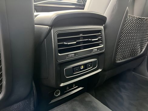 Used 2022 Audi Q7 3.0T Premium Plus AWD/4WD image 33