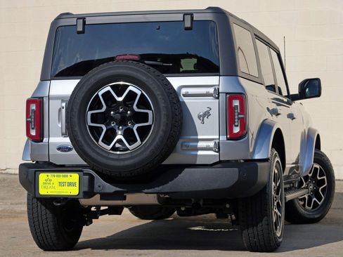 Used 2024 Ford Bronco Outer Banks AWD/4WD image 5