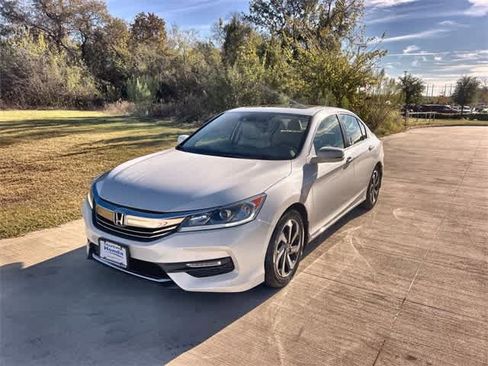 Certified 2017 Honda Accord EX-L image 2