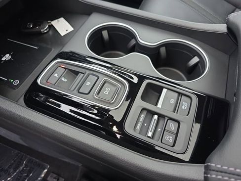 New 2025 Honda Pilot Touring image 24