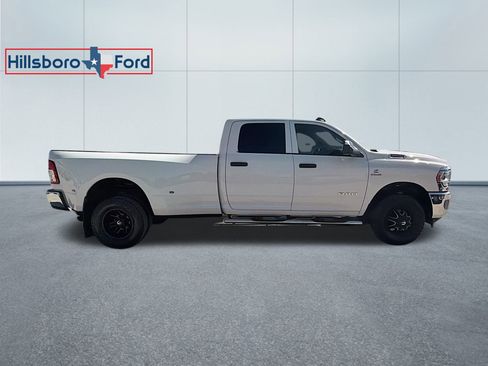 Used 2019 RAM 3500 Tradesman w/ Chrome Appearance Group image 6
