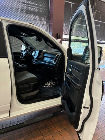 Used 2024 RAM 2500 Big Horn AWD/4WD image 30